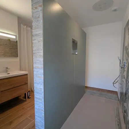 Maison Avec Climatisation Au Coeur Du Village - 6 Pers. - Fr-1-653-290 *